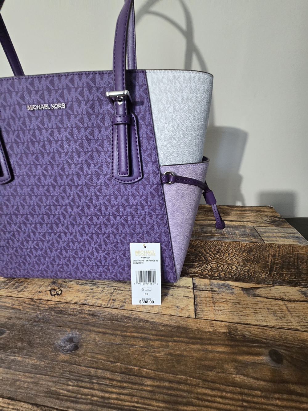 Michael Kors Voyager Colorblock Tote - Picture 7 of 8
